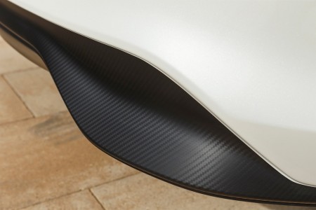 Kohlefaser-Imitation am hinteren Stoßfänger - Foto: Nissan