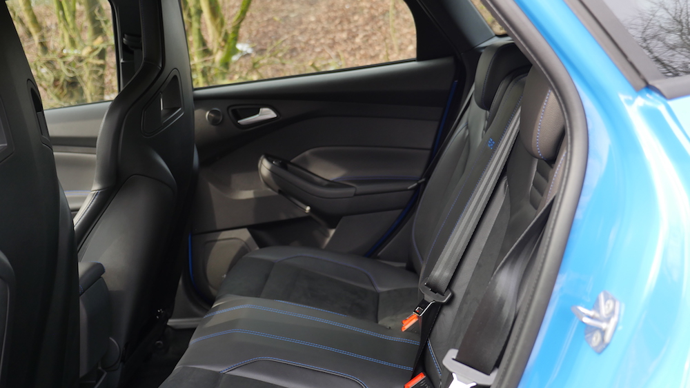 Ford Focus Rs Testbericht In Nitrous Blau Autogefuhl