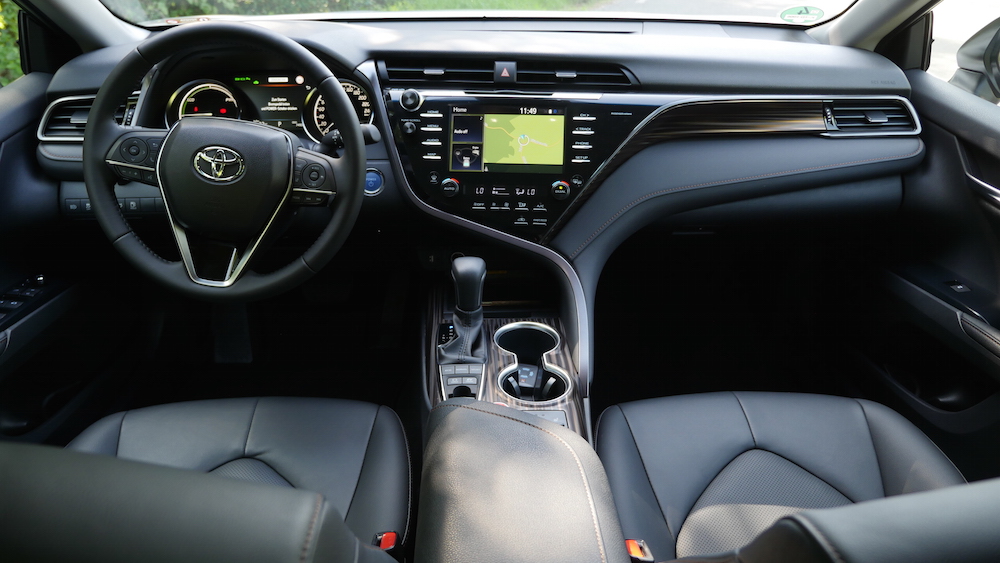 Toyota Camry Hybrid Fahrbericht Autogefuhl