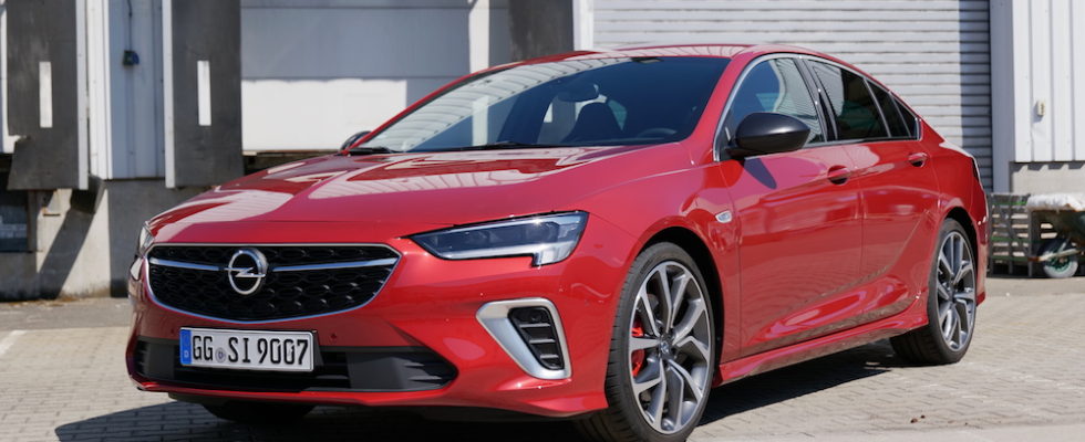 Opel Insignia 2021 / Opel Insignia 2021: la tecnología como identidad - PitLane - Yeni insignia ülkemizde 1.5 litre dizel ve 2.0 litre benzinli motor seçenekleri ile satışa sunuluyor.