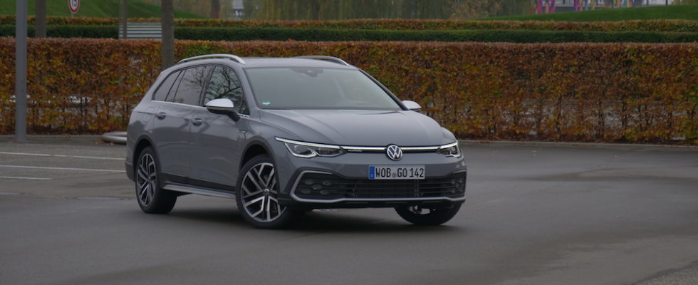 Neuer VW Golf Alltrack Fahrbericht 2021 Golf 8 Variant - Autogefühl